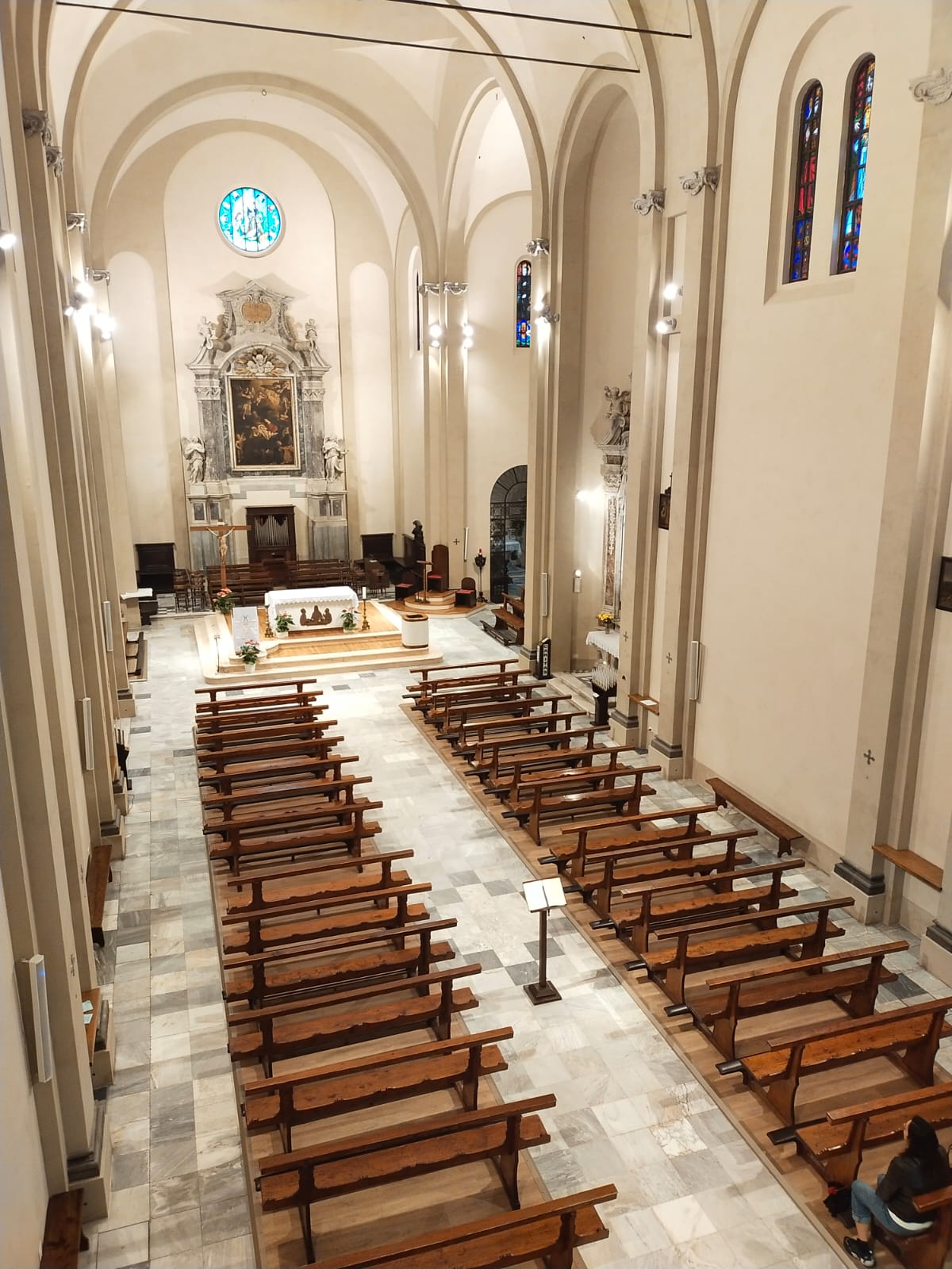 Pedane termiche SYRMA installate in una chiesa storica per garantire comfort e tutela del patrimonio culturale
